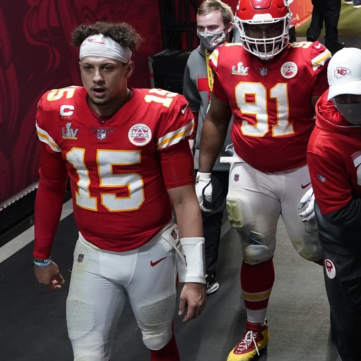 Patrick Mahomes' one-man show not enough in Chiefs' Super Bowl 55 loss