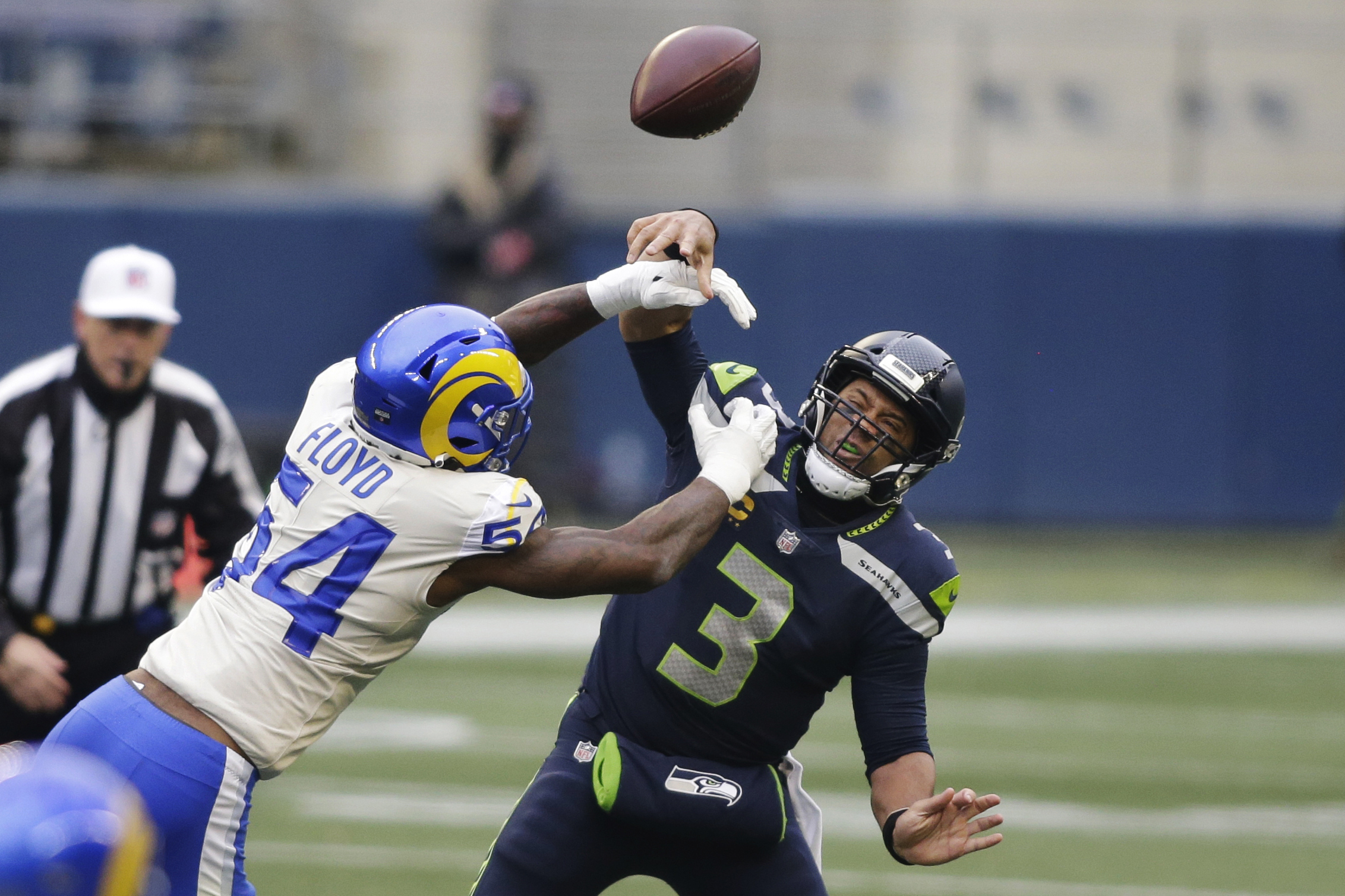 Seattle Seahawks' Russell Wilson makes adjustment, then shreds the