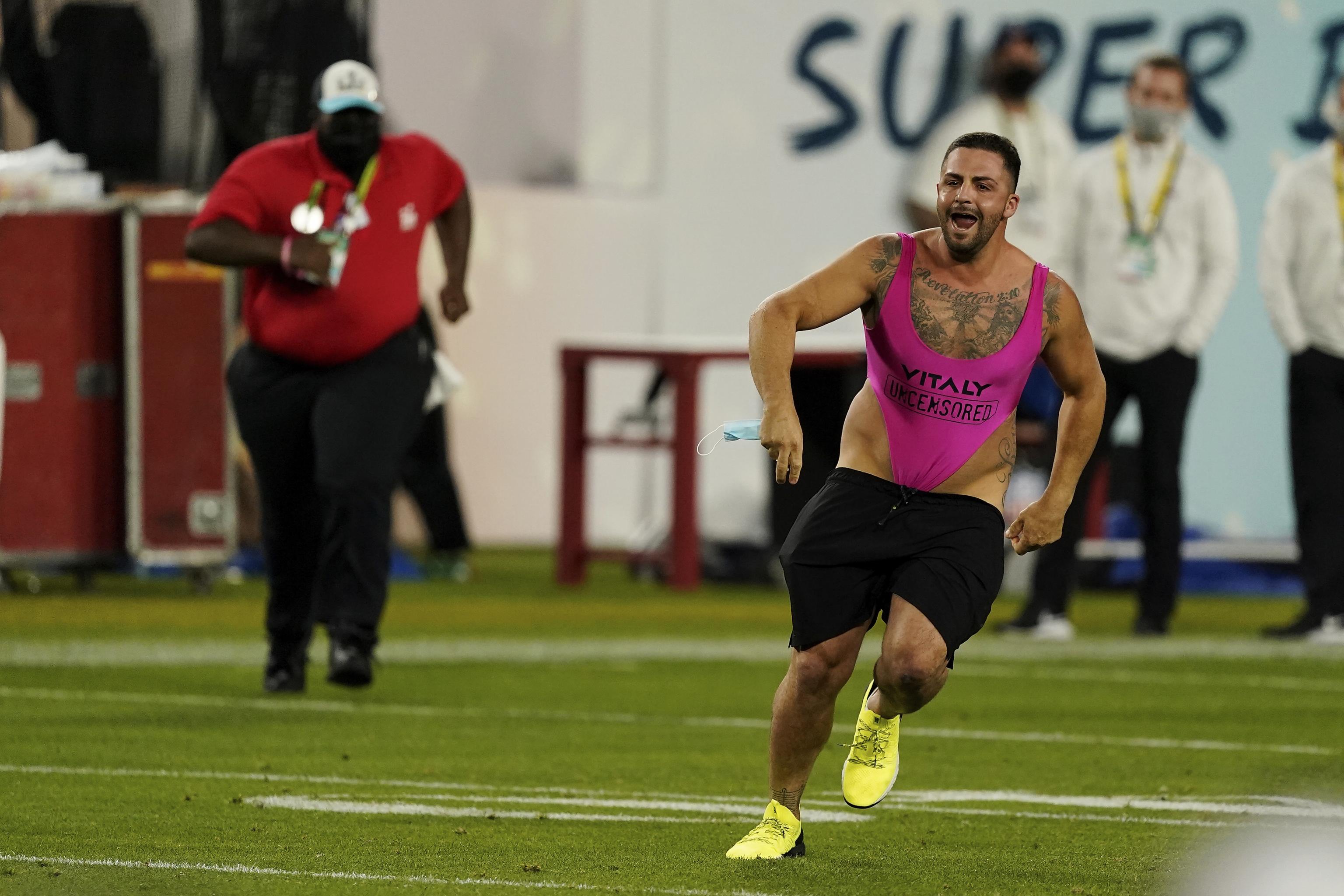 Super Bowl Streaker Claims He Won $370,000 For Stunt, Sports