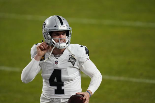 Las Vegas Raiders quarterback Derek Carr (4) in the first second half of an NFL football game Sunday, Jan. 3, 2021, in Denver. (AP Photo/David Zalubowski)
