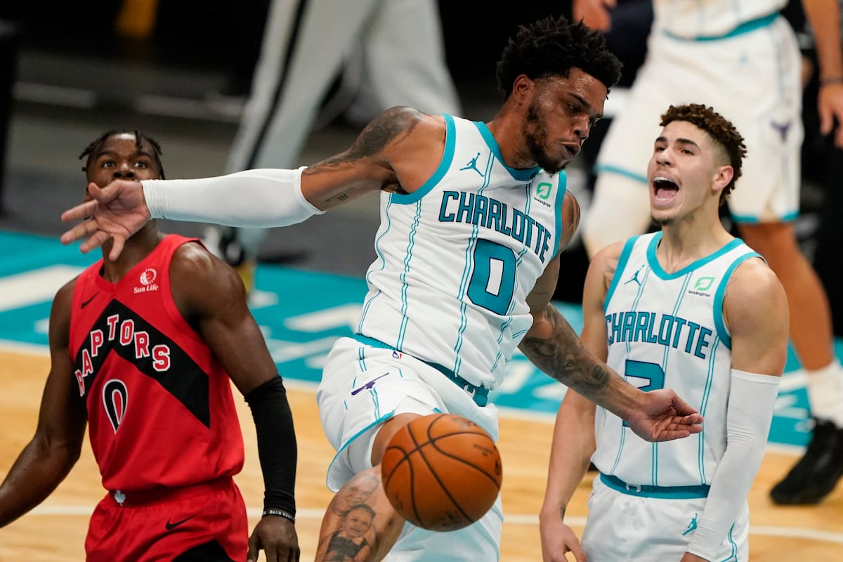 <p>LaMelo Ball Likes'AirBnB' Nickname for Connection with Hornets' Miles Bridges thumbnail