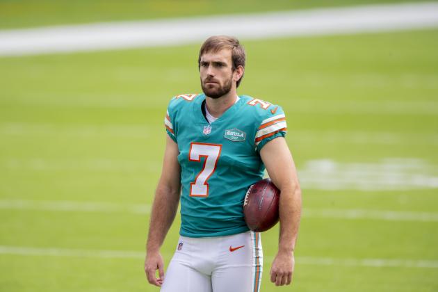Miami Dolphins kicker Jason Sanders (7) on the field before the Dolphins take on the New England Patriots during an NFL football game, Sunday, Dec. 20, 2020, in Miami Gardens, Fla. (AP Photo/Doug Murray)
