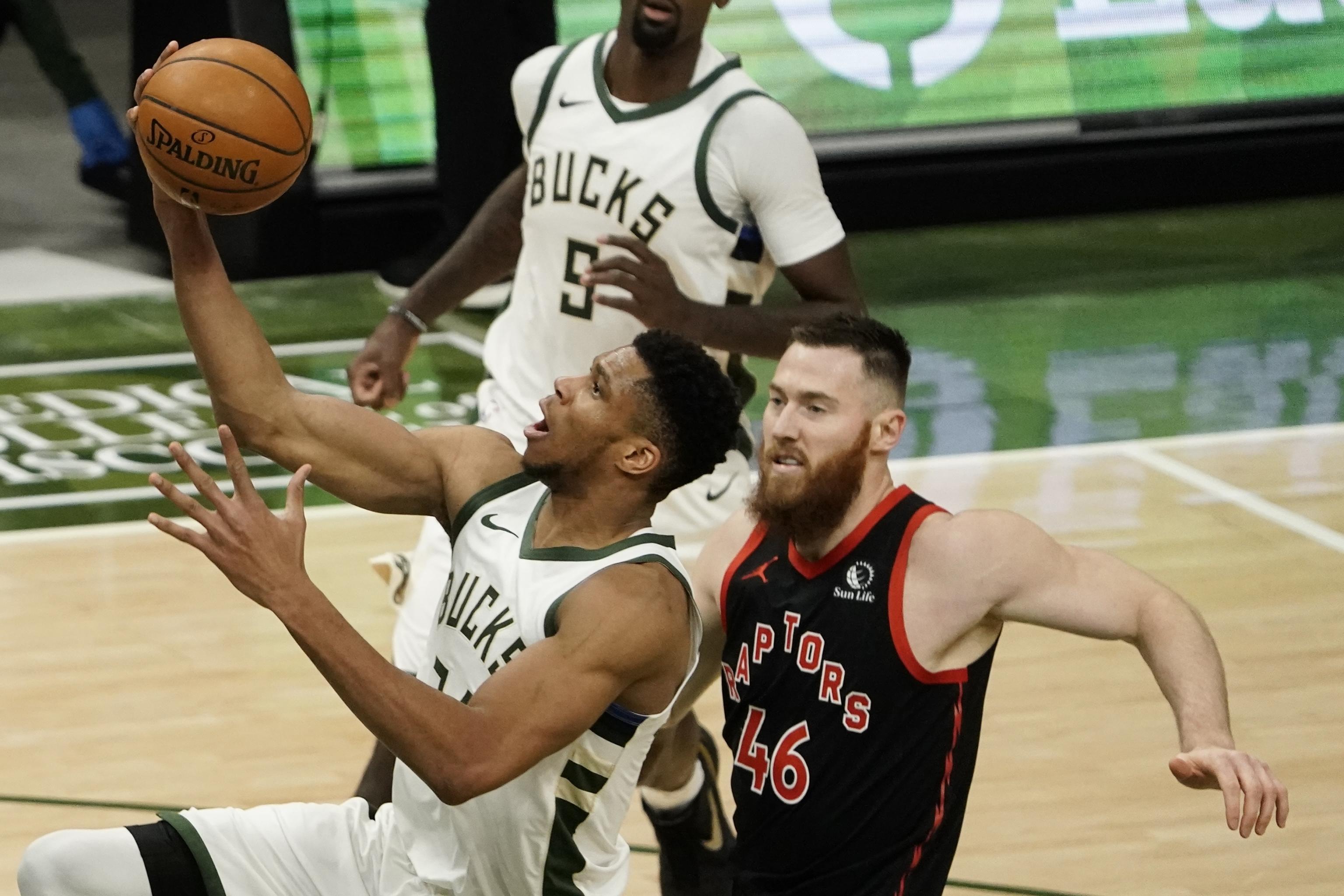 StaTuesday: Scoring streak by Bucks' Giannis puts him in rarefied