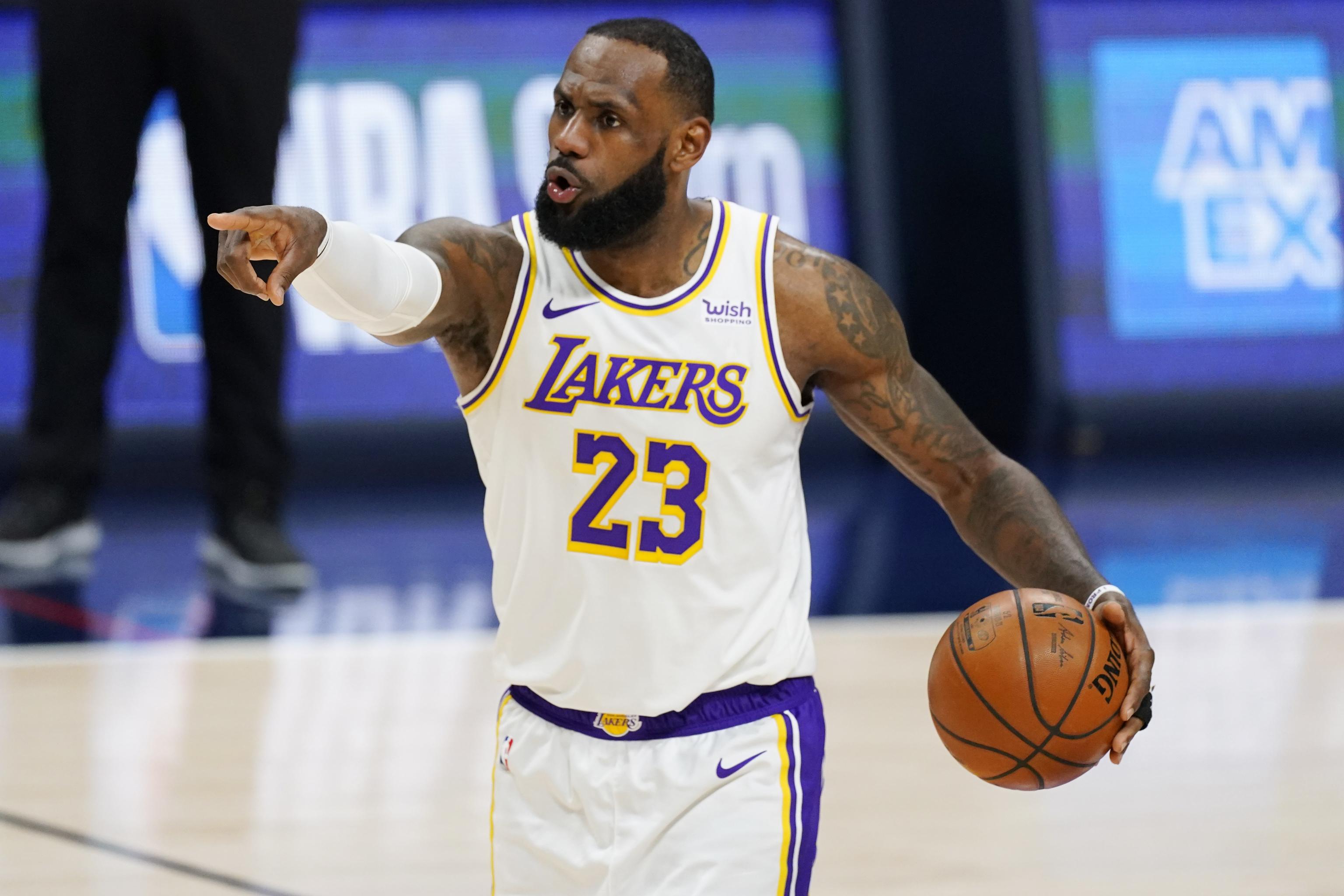 LeBron James reaches 36,000 career points as Los Angeles Lakers
