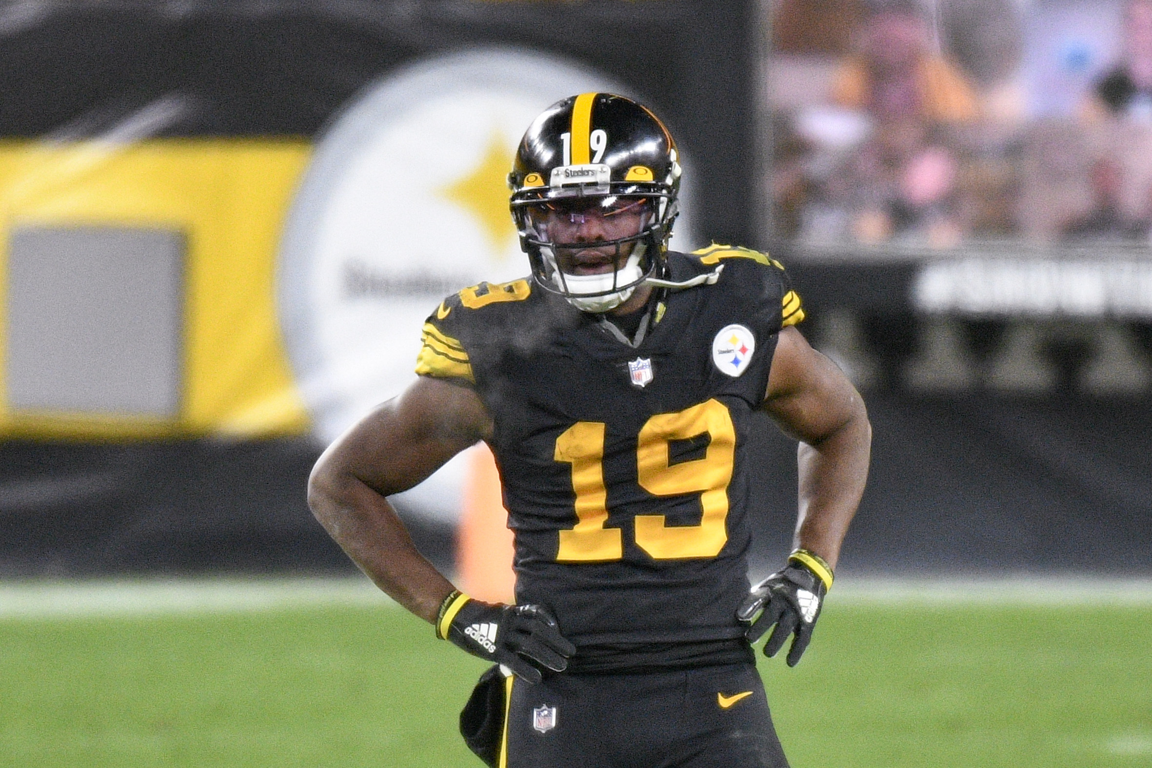 Steelers WR JuJu Smith-Schuster Says He Wants to Retire in Pittsburgh -  Steelers Now