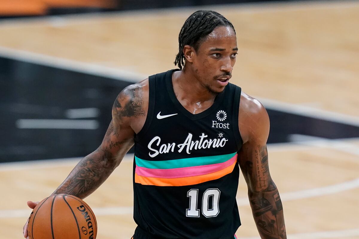 <p>NBA Trade Rumors: DeMar DeRozan, LaMarcus Aldridge Seen as Deadline Targets thumbnail