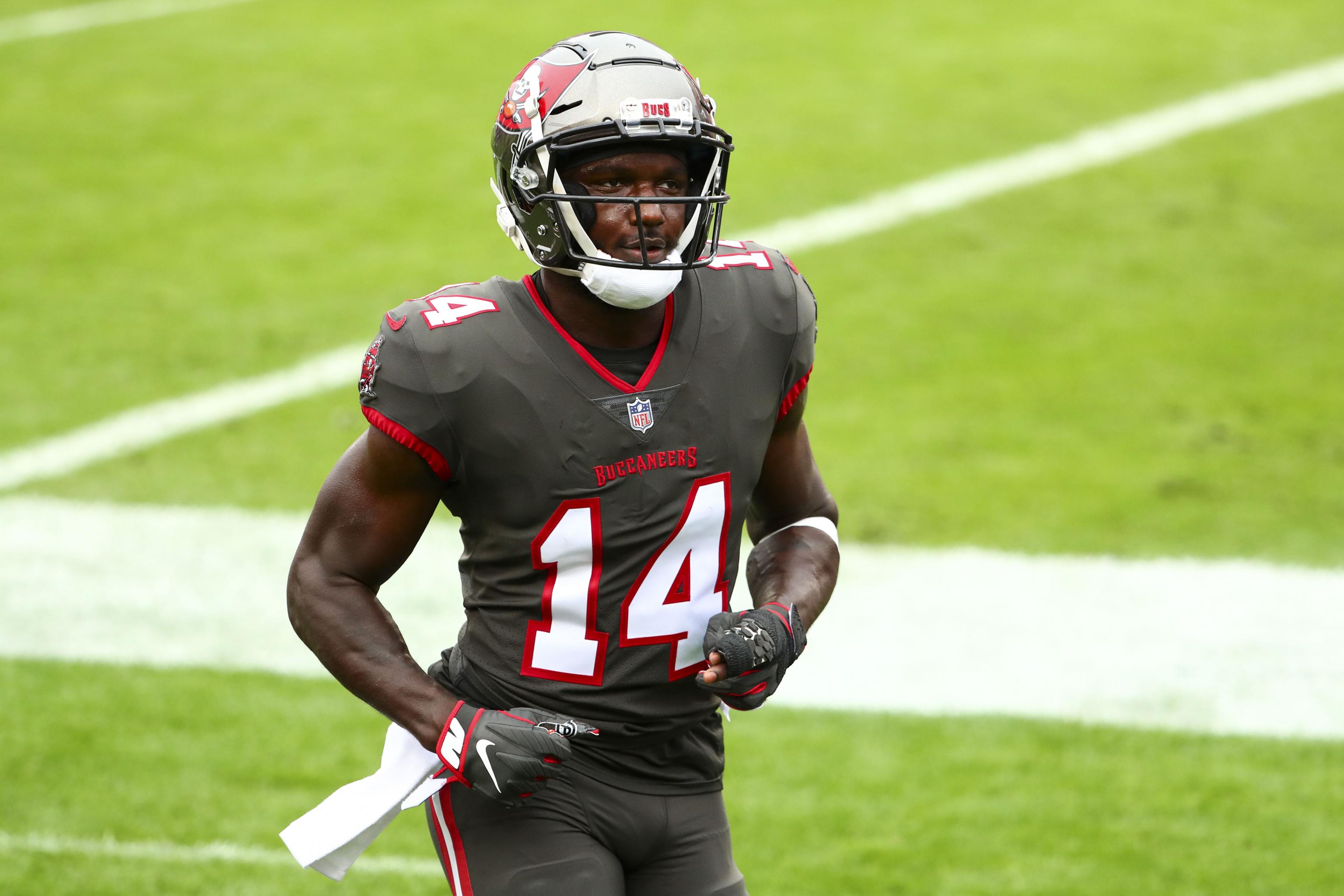 Chris Godwin: Breaking News, Rumors & Highlights