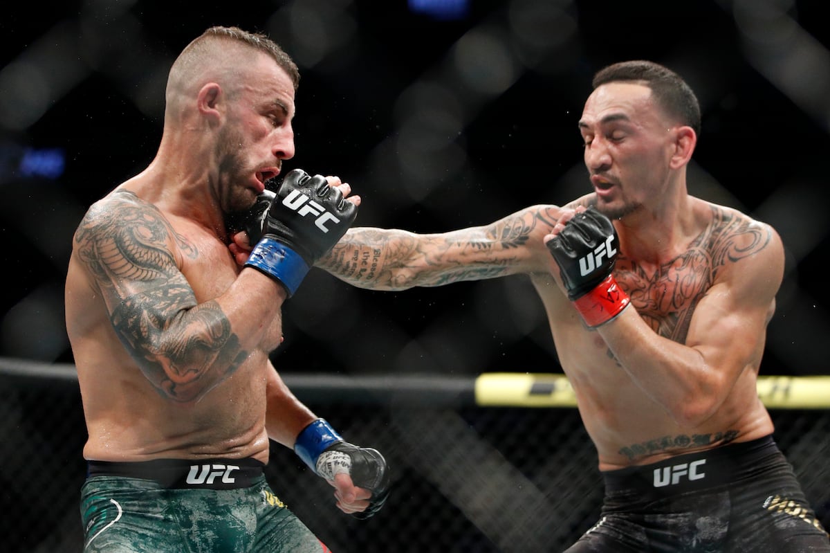 <p>Max Holloway on Conor McGregor Rematch: I Don't Wanna Kick a Dog When It's Down thumbnail