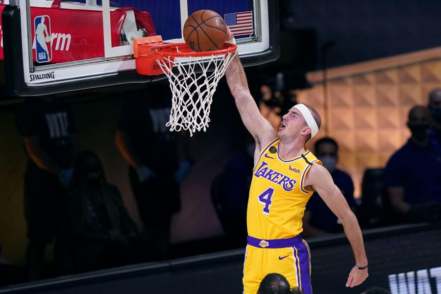 Alex Caruso's latest dunk was an astounding group effort by the Lakers 