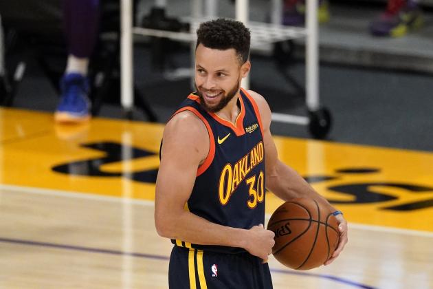 Golden State Warriors guard Stephen Curry reacts after being called for a foul during the first half of an NBA basketball game against the Los Angeles Lakers Sunday, Feb. 28, 2021, in Los Angeles. (AP Photo/Mark J. Terrill)