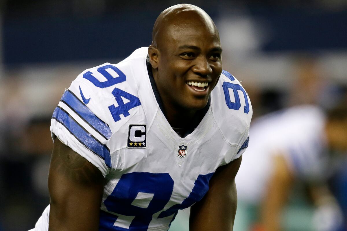 Video: Former Cowboys DE DeMarcus Ware Beats Myles Garrett with 66-Inch ...