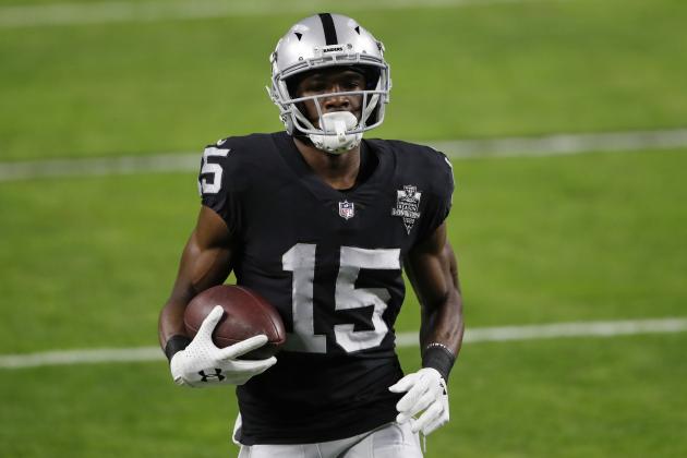 Las Vegas Raiders wide receiver Nelson Agholor (15) warms up before an NFL football game against the Miami Dolphins, Saturday, Dec. 26, 2020, in Las Vegas. (AP Photo/Steve Marcus)