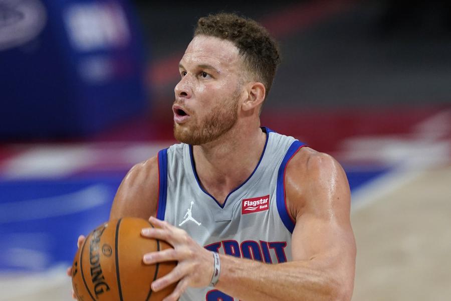 Blake Griffin on wrong end of highlight in Pistons' opener - Yahoo