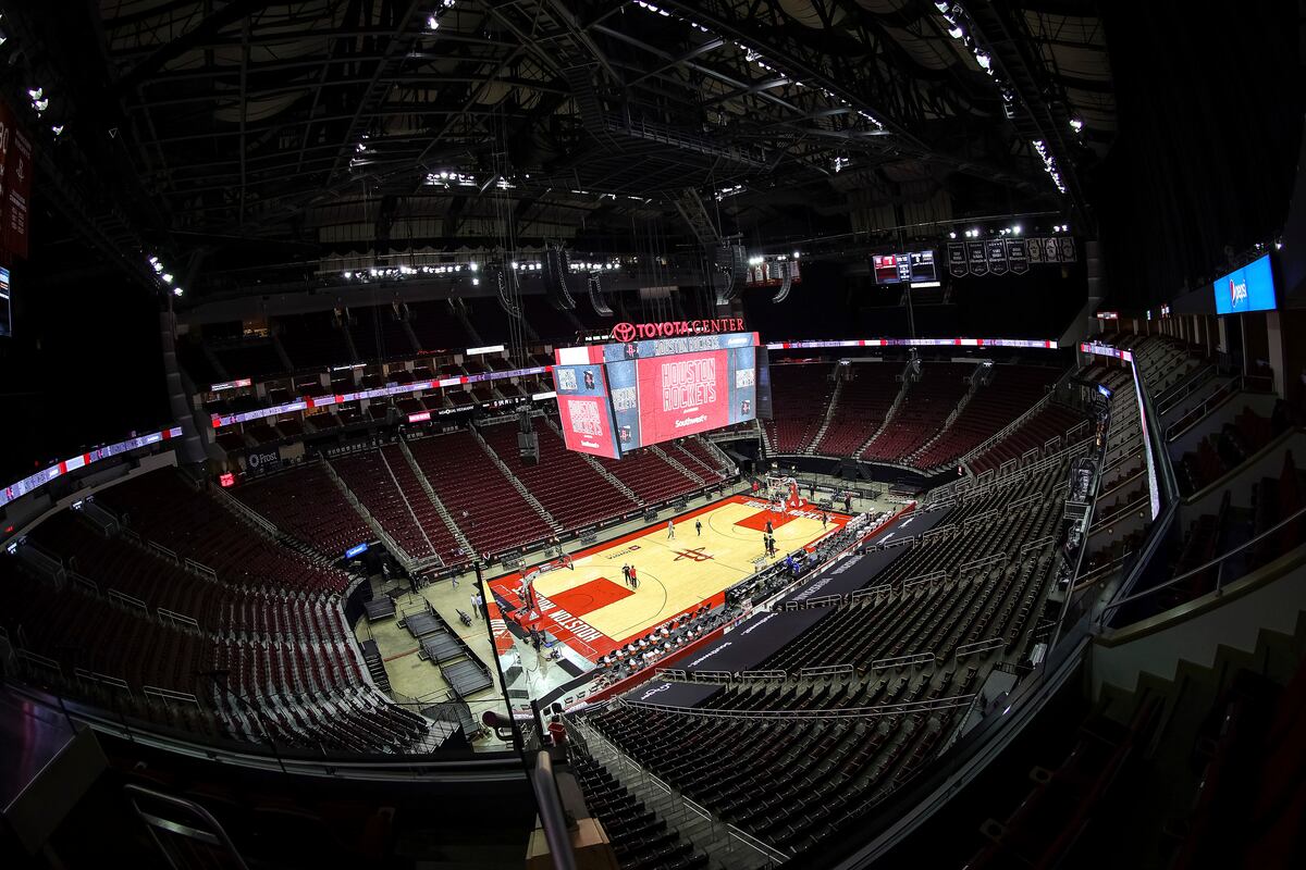 Rockets Trade Rumors: Houston Has 'No Interest' in Dealing Vets for