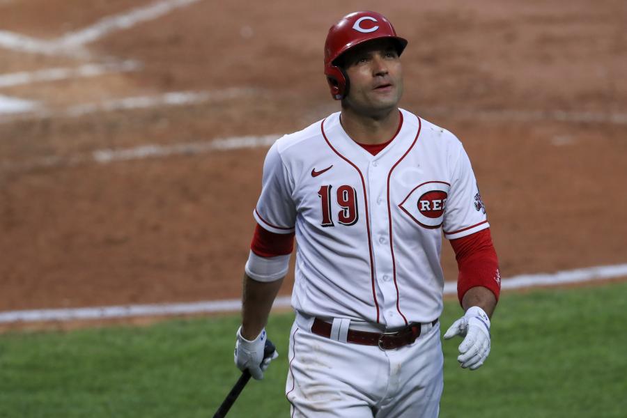Joey Votto's awesome moment with 10-year-old Reds fan battling cancer
