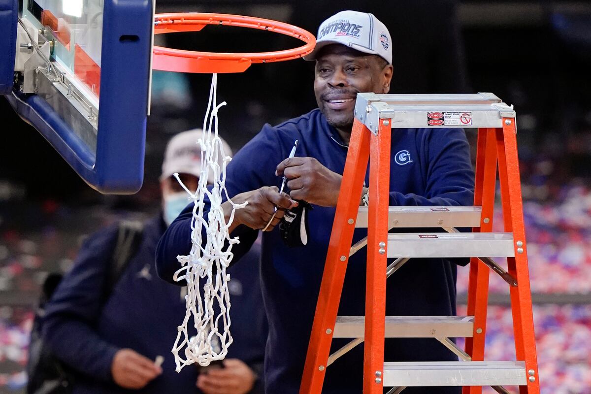 Pat Riley: If I Was a HS Player 'I Guarantee I'd Want to Play for Patrick Ewing'