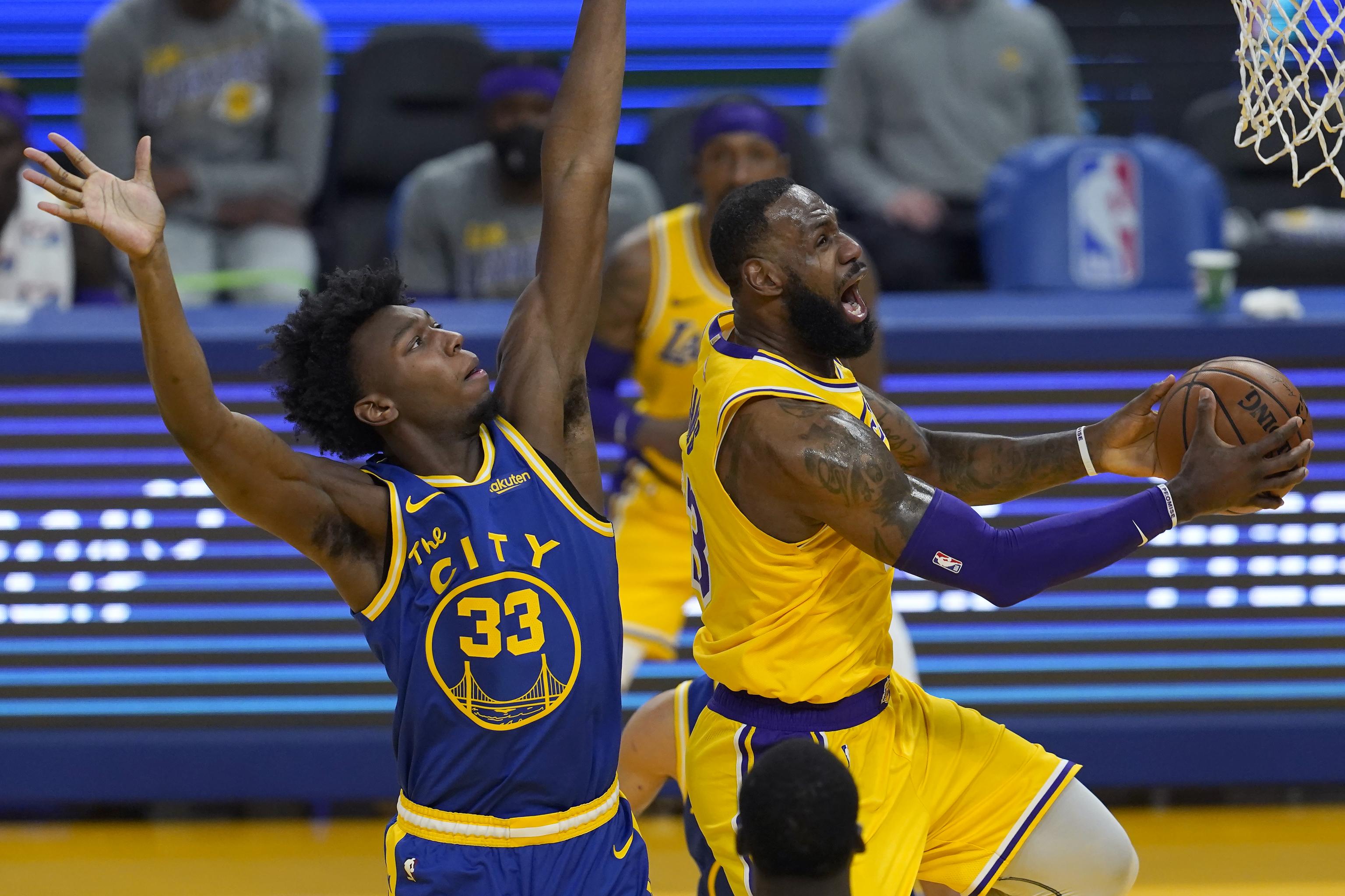 Lebron James Triple Doubles As Lakers Dominate Stephen Curry Warriors Bleacher Report Latest News Videos And Highlights