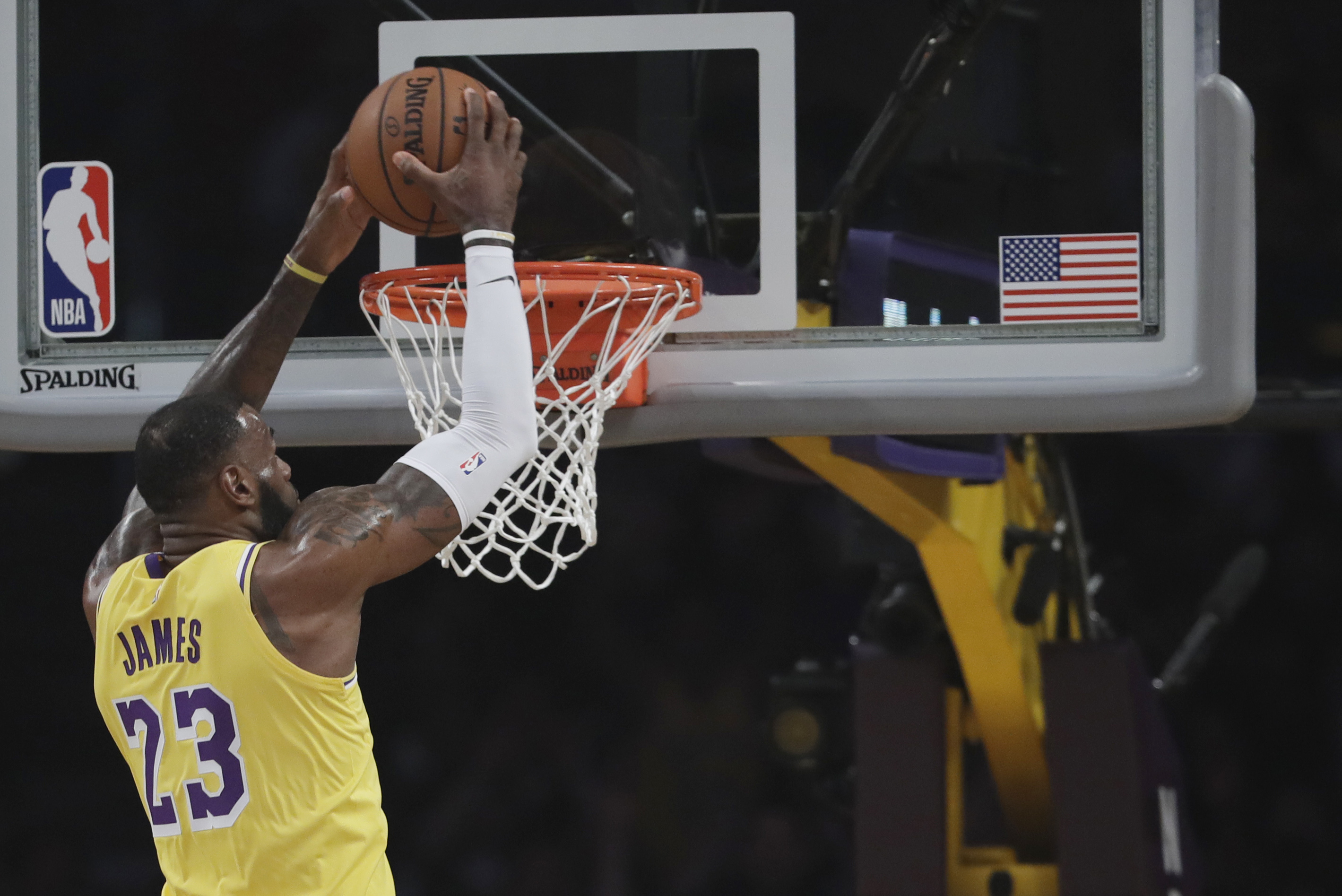  LeBron  James Top Shot  Video of Dunk from Lakers vs 