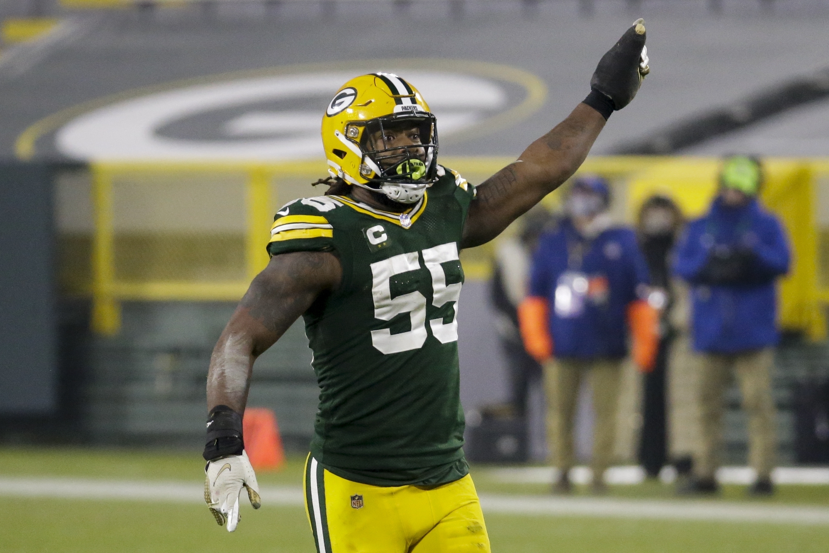 Packers Za'Darius Smith, Aaron Jones the stars of Bucks Game 3 crowd