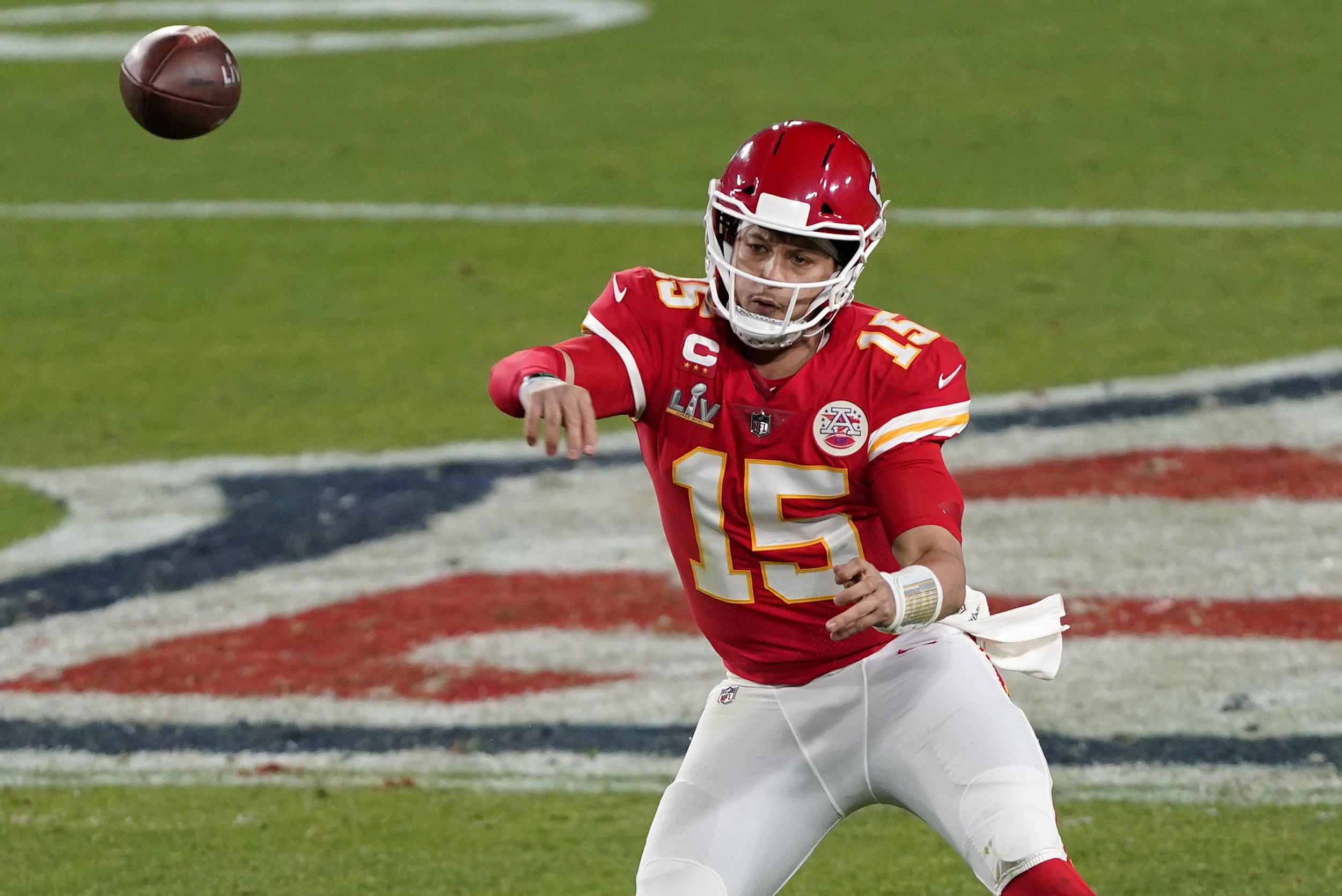 KC's Patrick Mahomes gets in on NFTs, signs with NFL ALL DAY