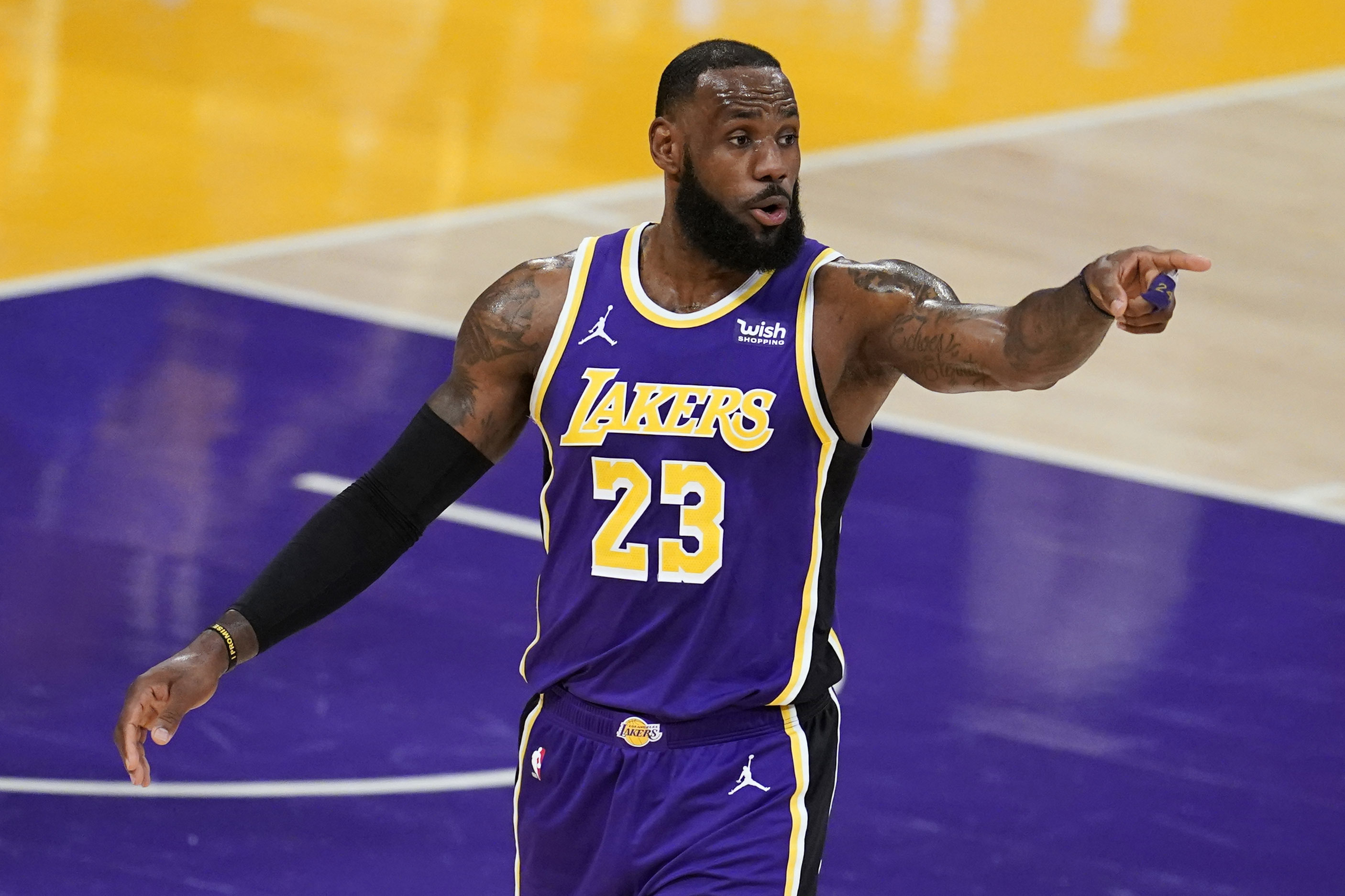 Lakers Lebron James Reportedly Has 4 6 Week Recovery Period For Ankle Injury Bleacher Report Latest News Videos And Highlights
