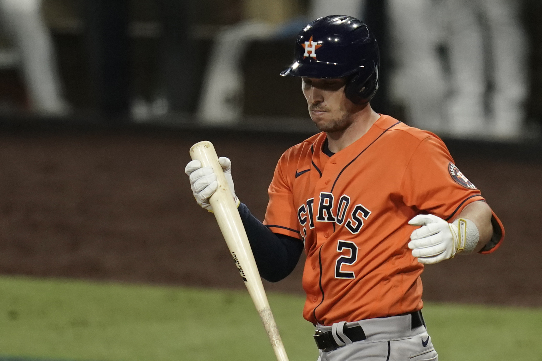 Marlins security guard hit a trash can during Alex Bregman at-bat