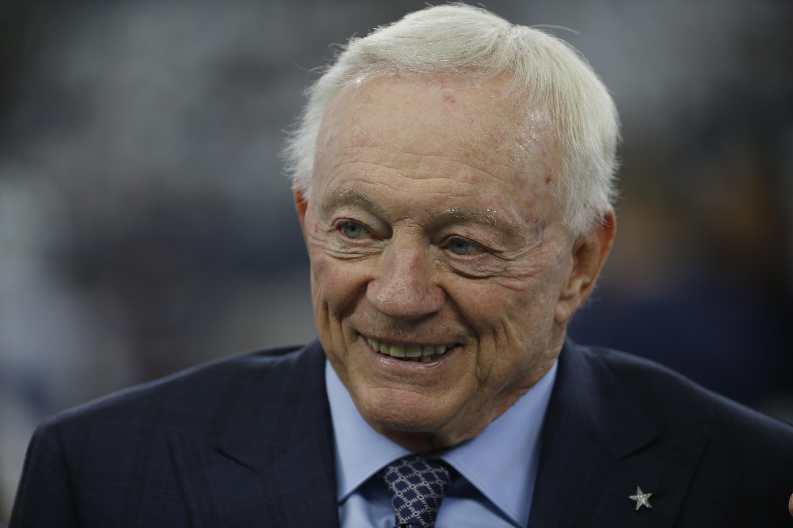 Jerry Jones fives $20 mil to National Medal of Honor Museum