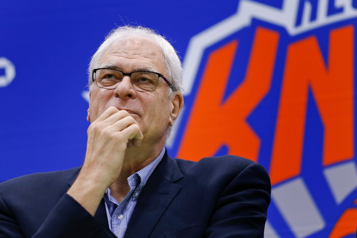 Phil Jackson Says Carmelo Anthony Didn't Know 'How to Be a Leader' on Knicks