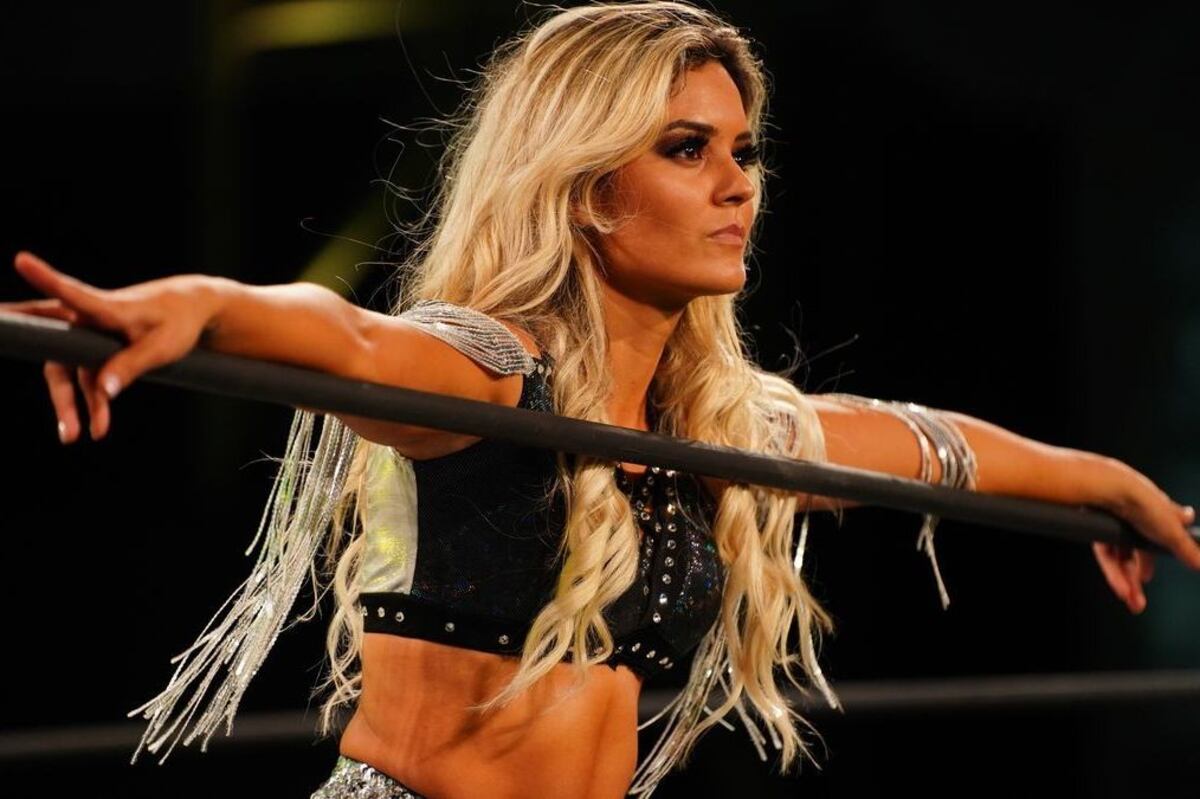 is charlotte flair going to aew