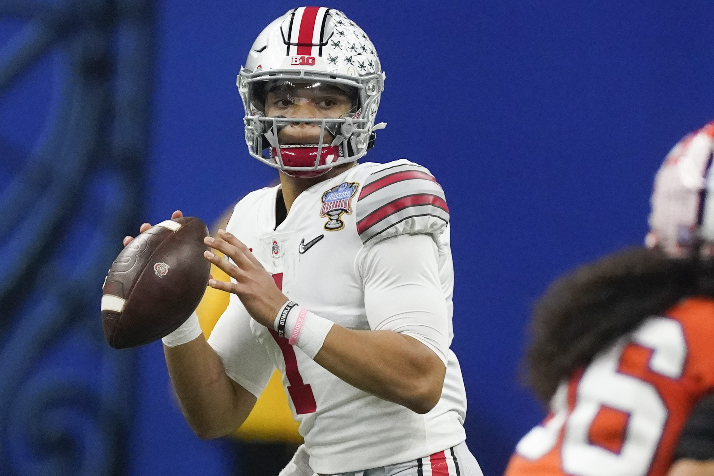 Justin Fields' 4.4-Second 40-Yard Dash Highlights Standout Pro Day