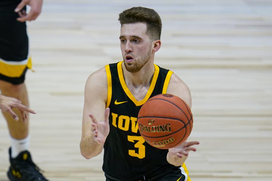 Iowa's Jordan Bohannon has a difficult decision in front of him - The  Athletic