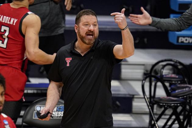 Texas Tech head coach Chris Beard signals to his team as they played against Arkansas in the first half of a second-round game in the NCAA men's college basketball tournament at Hinkle Fieldhouse in Indianapolis, Sunday, March 21, 2021. (AP Photo/Michael Conroy) Texas Tech head coach Chris Beard signals to his team as they played against Arkansas in the first half of a second-round game in the NCAA men's college basketball tournament at Hinkle Fieldhouse in Indianapolis, Sunday, March 21, 2021. (AP Photo/Michael Conroy)