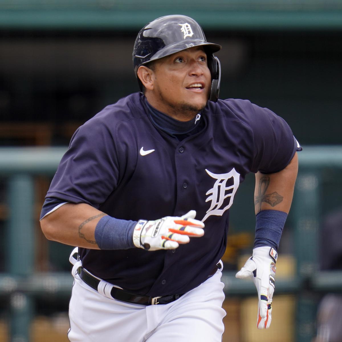 Video Tigers' Miguel Cabrera Hits 1st Home Run of MLB Season in