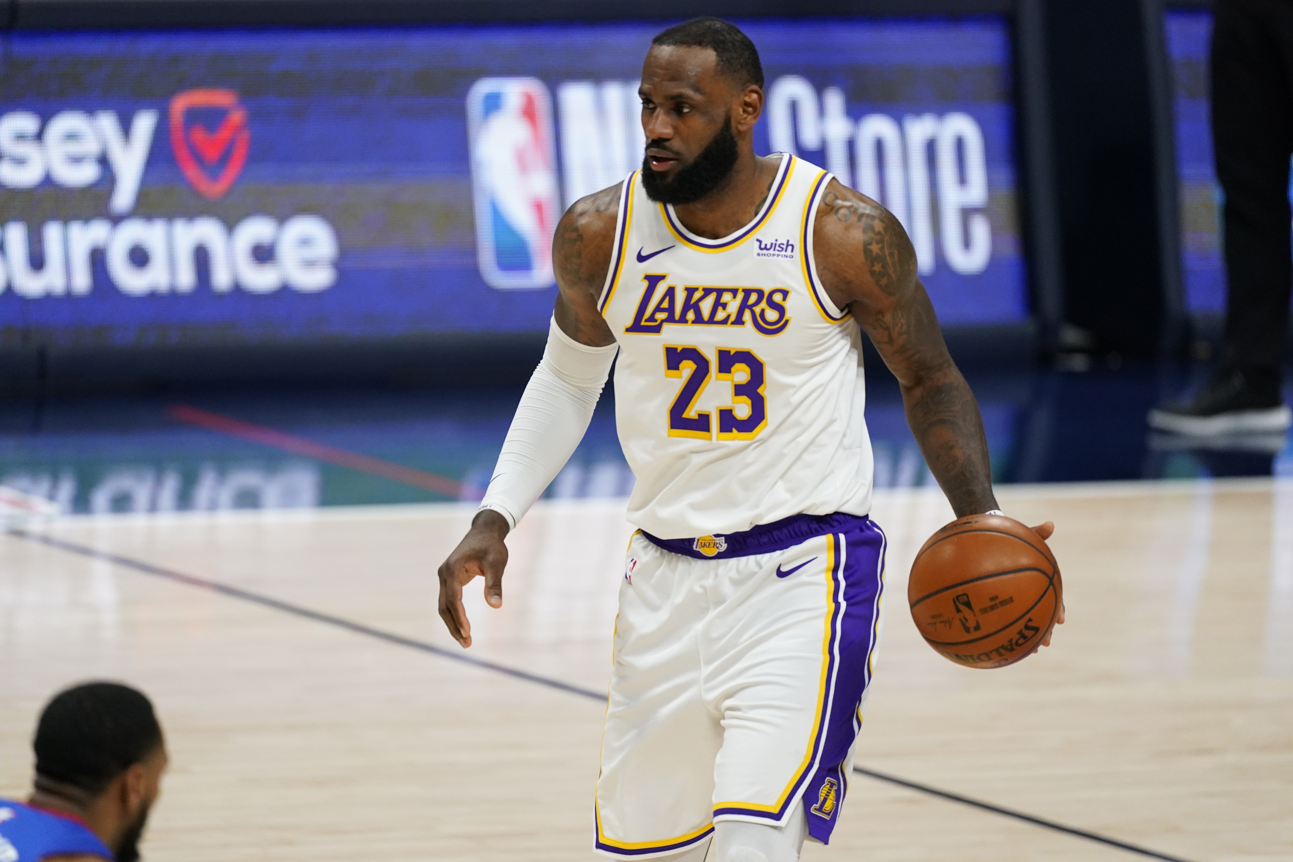 lebron james lakers injury update