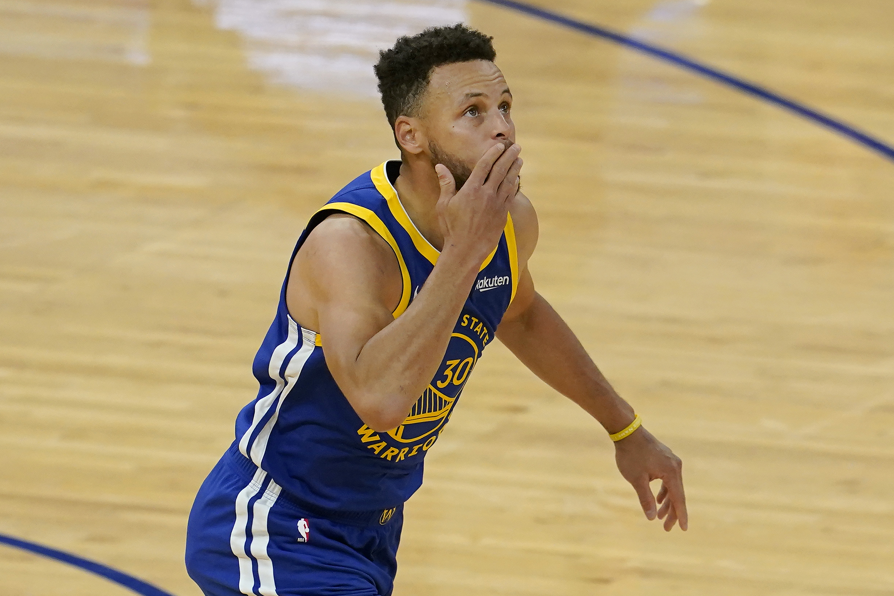 Warriors' Stephen Curry breaks the NBA career 3-point record – The Denver  Post