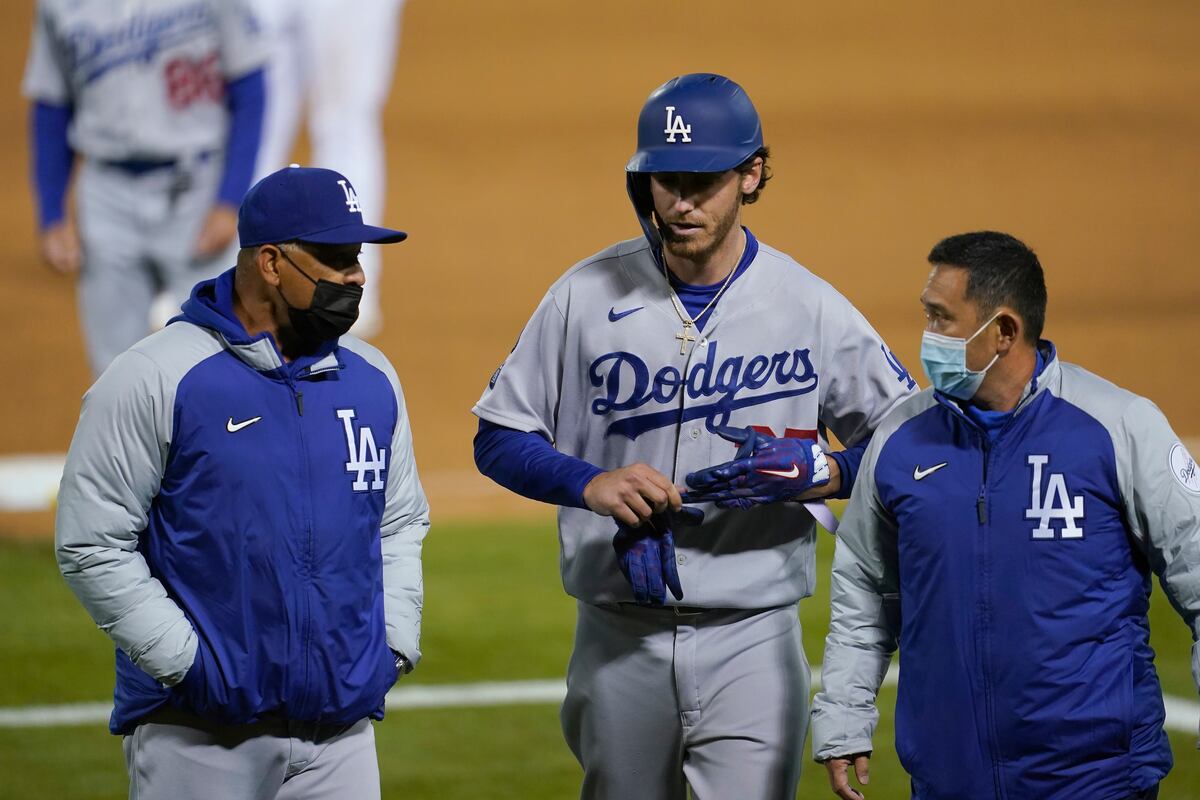 Dodgers OF Cody Bellinger's Leg Injury Diagnosed as Hairline Fracture