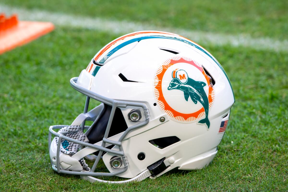 Dolphins Rumors Miami Considering Trading No. 6 Draft Pick amid
