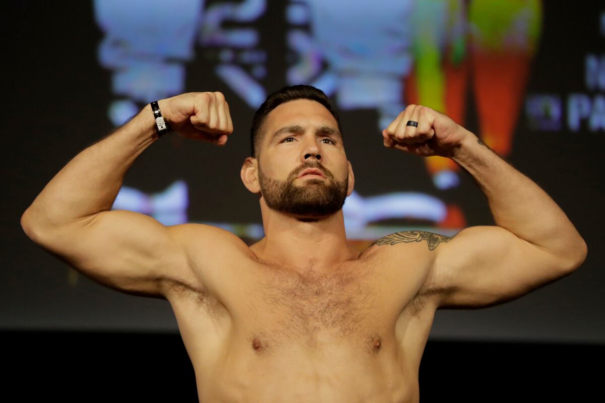 Chris Weidman To Undergo Surgery After Suffering Gruesome Leg Injury At Ufc 261 Bleacher Report Latest News Videos And Highlights