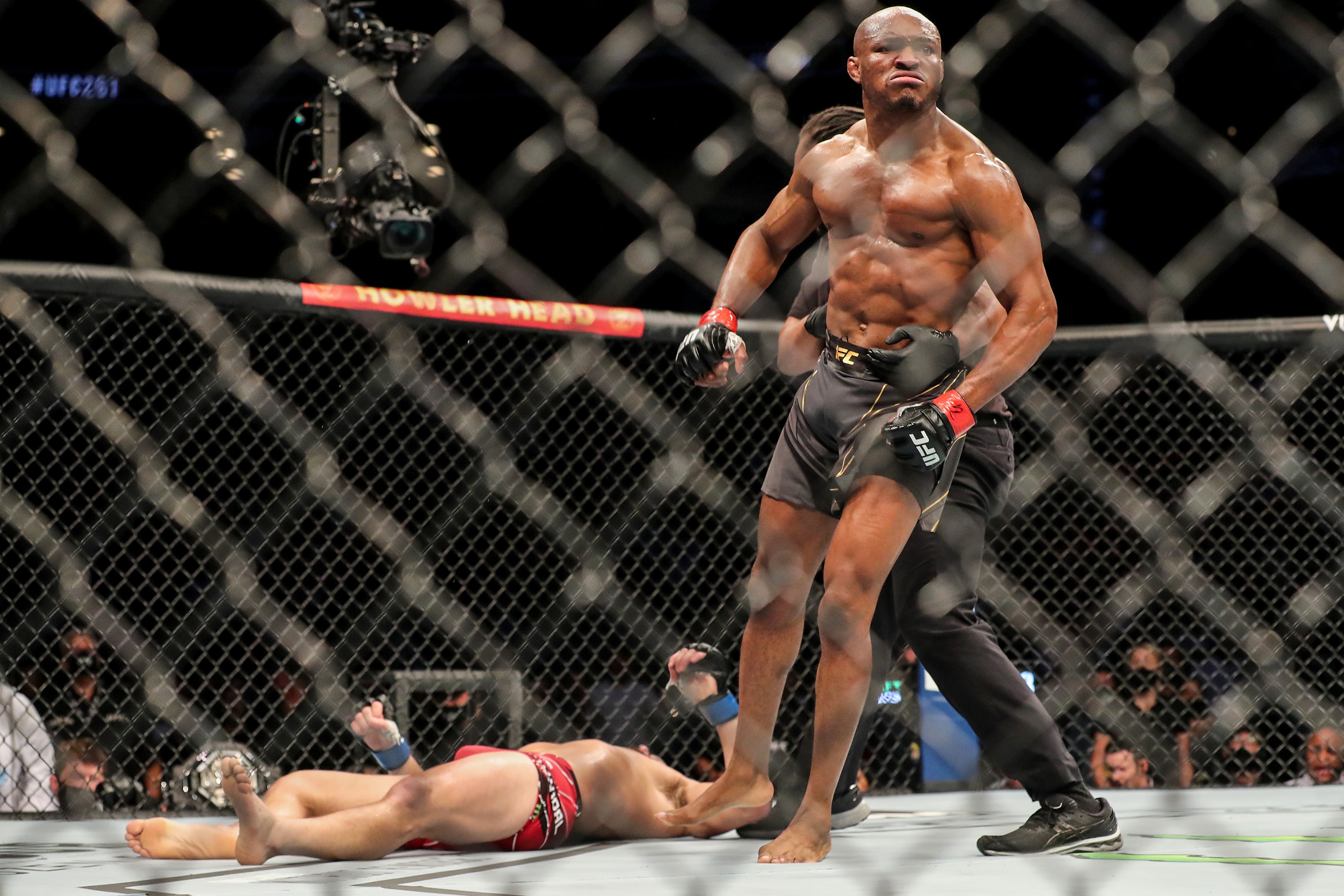 Kamaru Usman Has No Peer and Is Now Chasing GSP After Spectacular UFC 261 Win | Bleacher Report | Latest News, Videos and Highlights