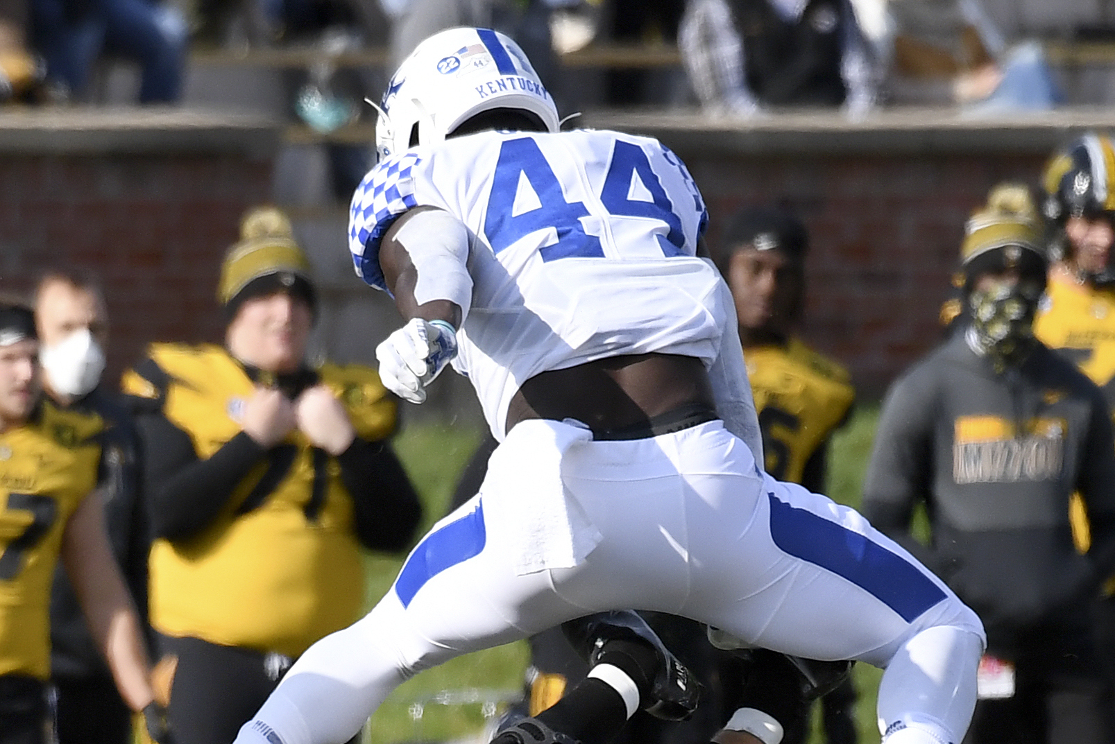 Jamin Davis leads Kentucky defense in strong Gator Bowl showing