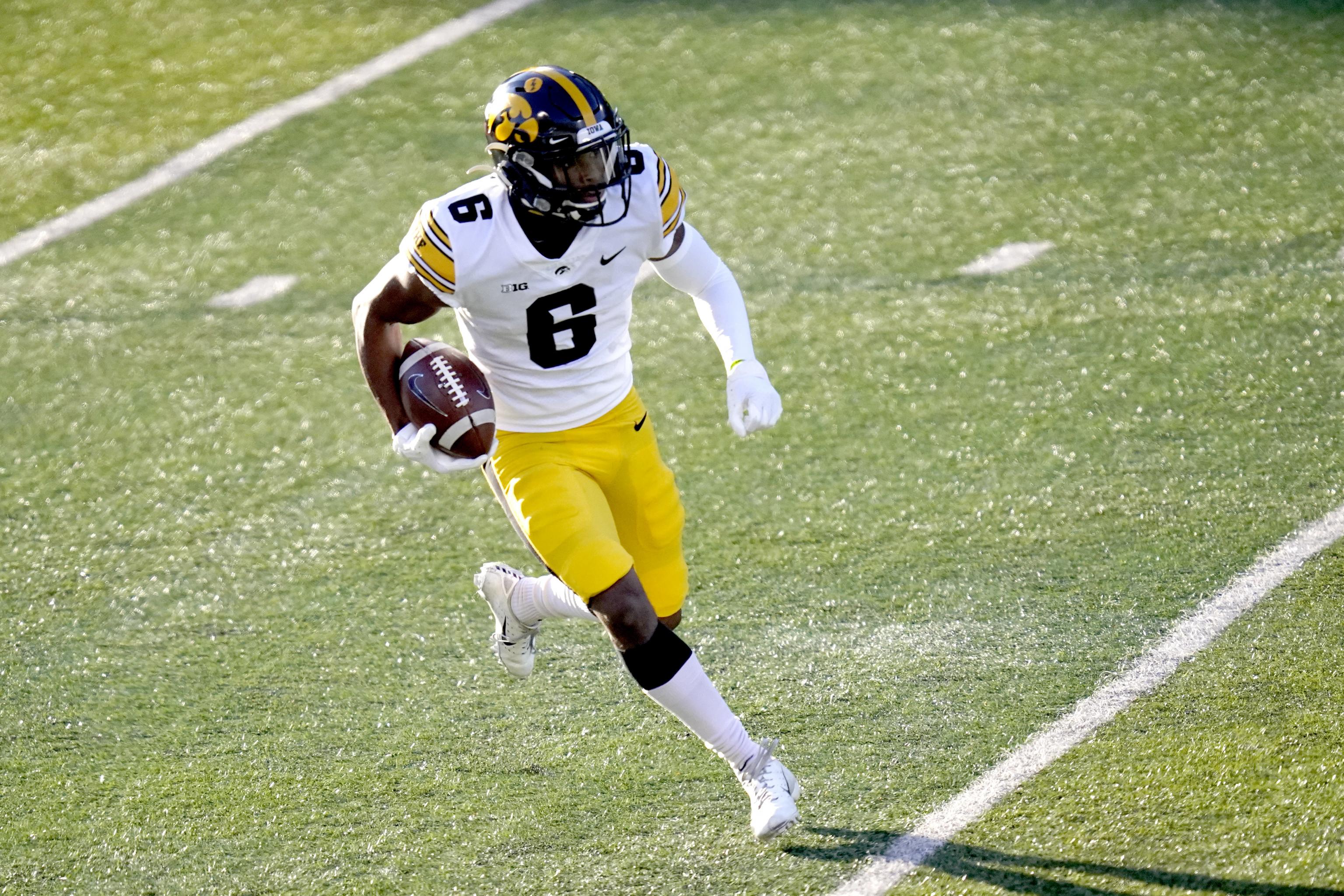 2021 NFL Draft: Bills meet virtually with Iowa WR Ihmir Smith-Marsette