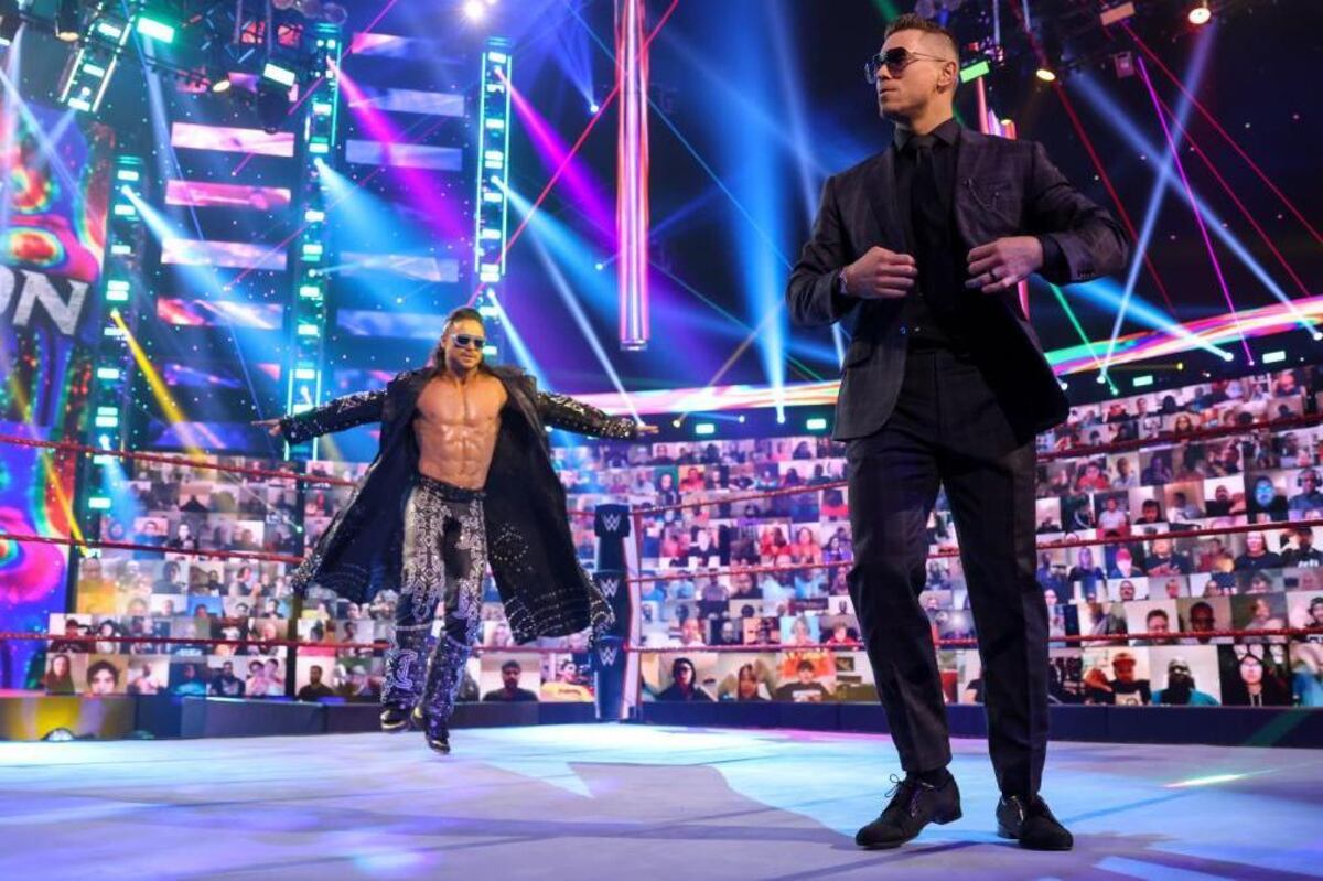 Everything That's Right About WWE SmackDown and What's Wrong with Raw thumbnail