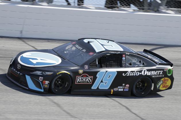Martin Truex Jr. drives into Turn 1 during the NASCAR Cup Series auto race at Darlington Raceway, Sunday, May 9, 2021, in Darlington, S.C. (AP Photo/Terry Renna)