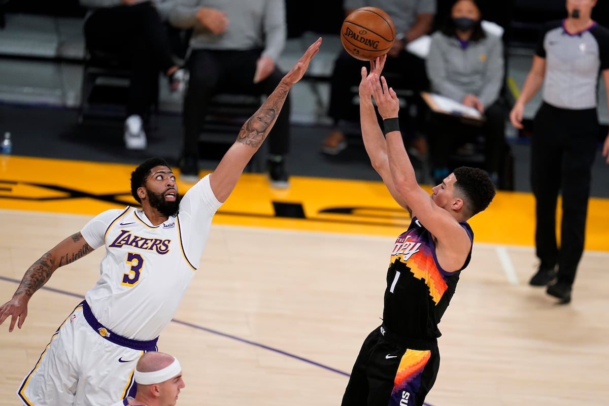 Anthony Davis Dominates with 42 as Lakers Defeat Devin Booker, Suns thumbnail