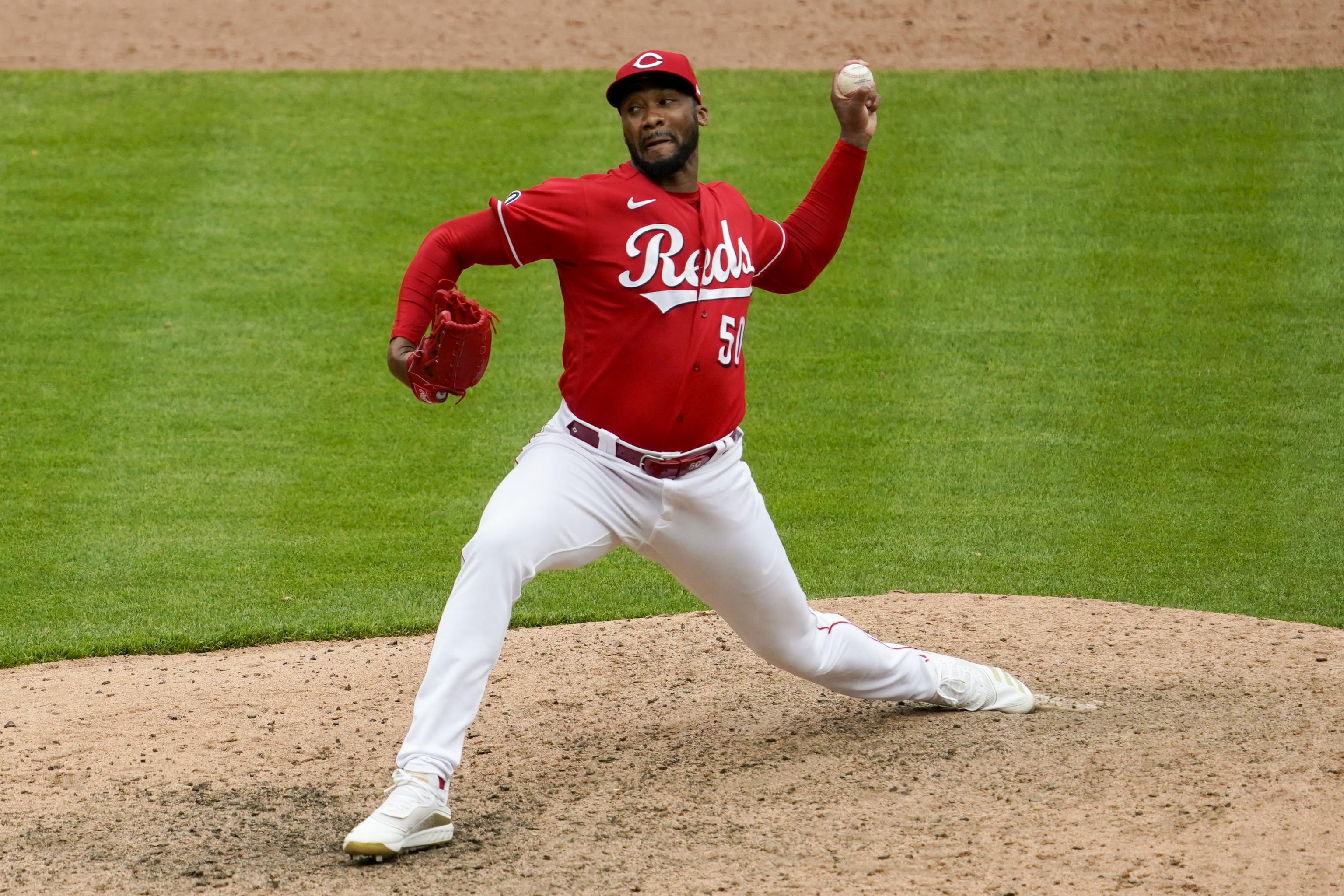 Amir Garrett: Reds pitcher wears St. John's basketball jersey (photo) -  Sports Illustrated