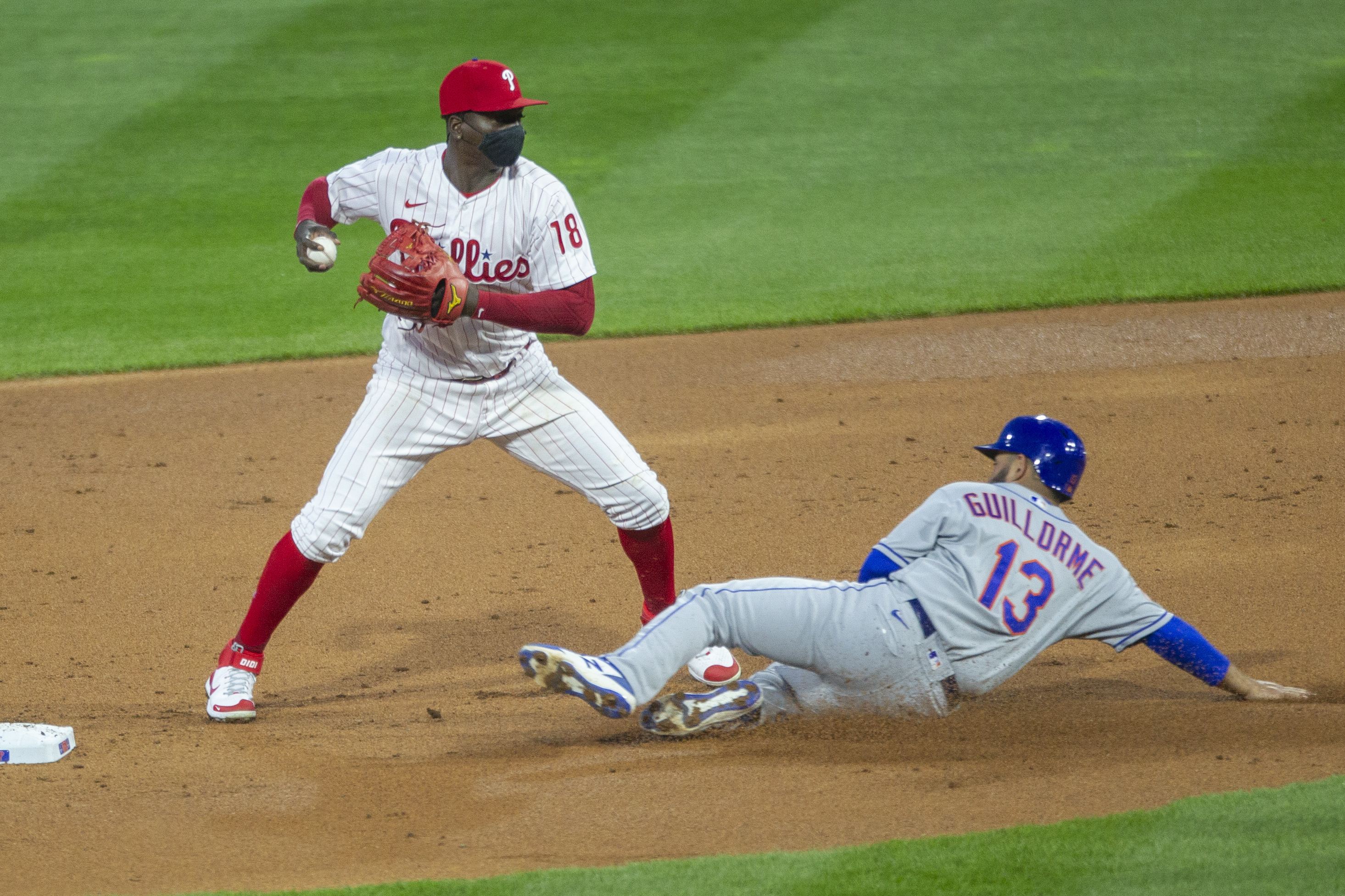 MLB - Didi and Joe are back together. Phillies, Didi