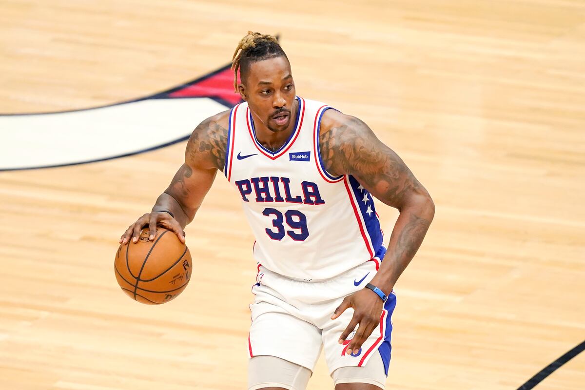 Dwight Howard, Lakers Agree to 1-Year Contract in Veteran C's 3rd Stint in LA