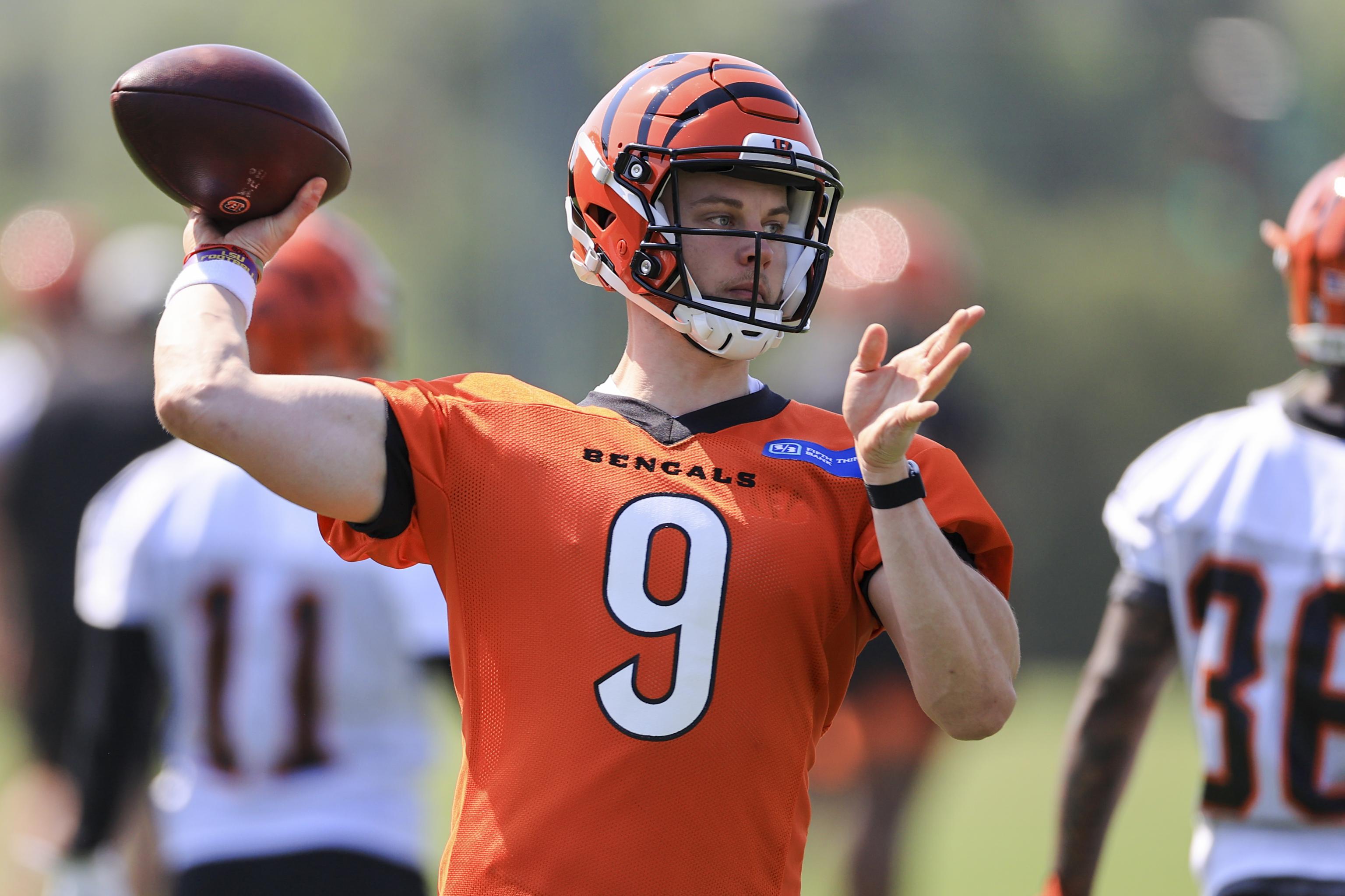 Cincinnati Bengals tackle Jonah Williams (73) and Cincinnati Bengals  quarterback Joe Burrow (9) watch a replay on the scoreboard during an NFL  football game between the Indianapolis Colts and Cincinnati Bengals, Sunday