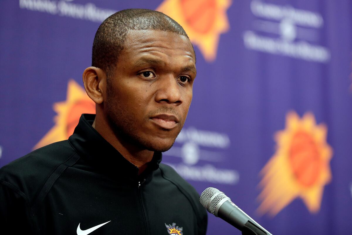 Suns' James Jones Wins 202021 NBA Executive of the Year Award News