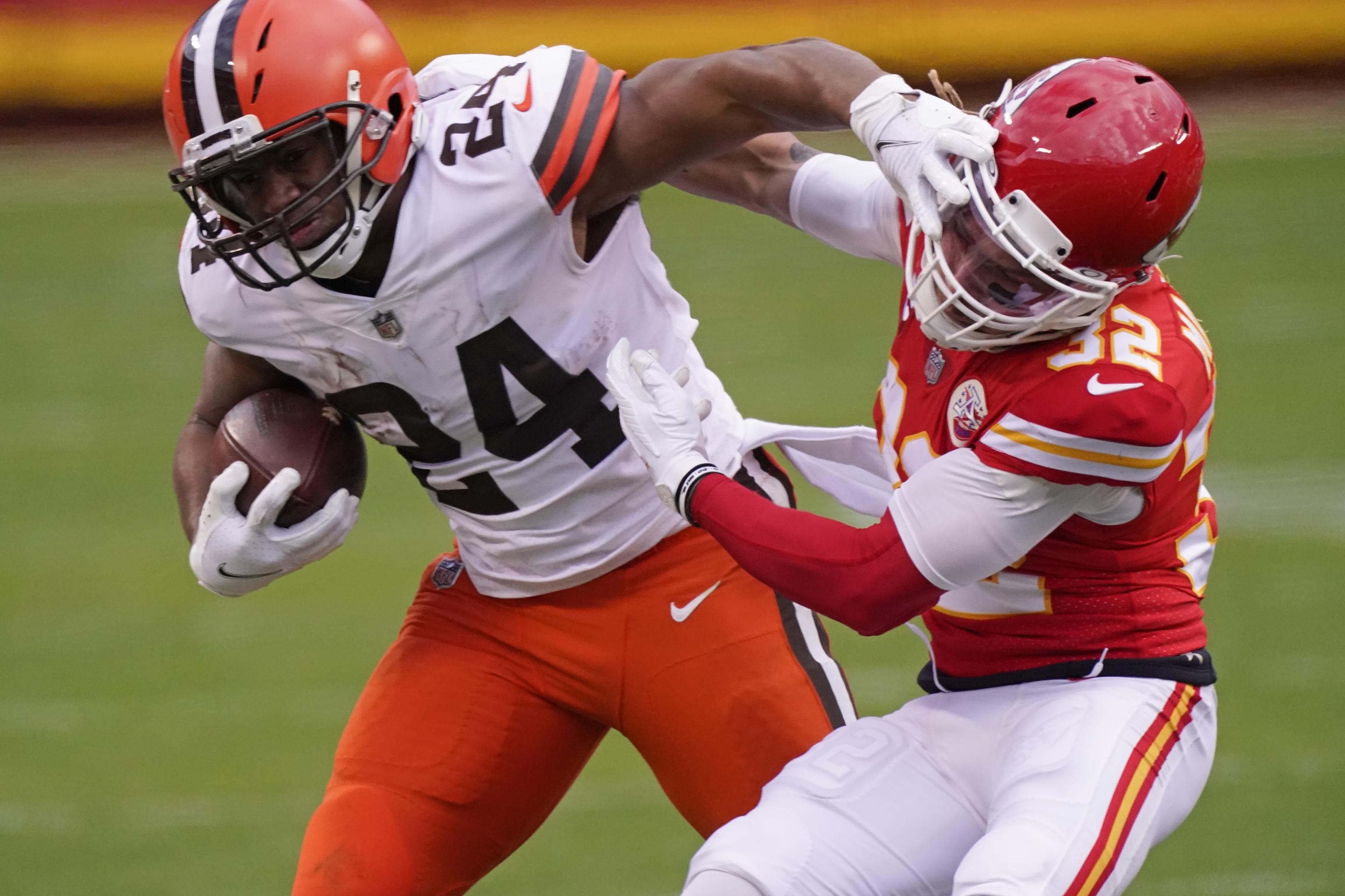 Nick Chubb hits 1,000 rushing yards for the fourth time in his